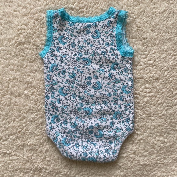 *EUC* Carter’s Baby Girl Sleeveless Floral Print Lace Trimmed Onesies (5-Pack) - Picture 3 of 16